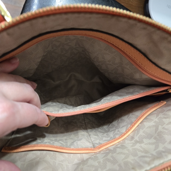 Michael Kors Charlotte Large Tote Handbag Coral Salmon - Picture 9 of 9